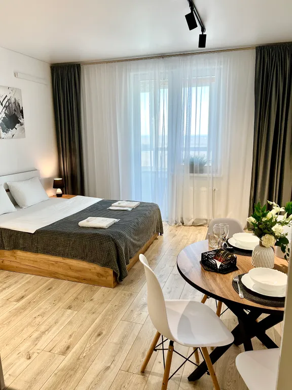 Студия с дизайнерским ремонтом