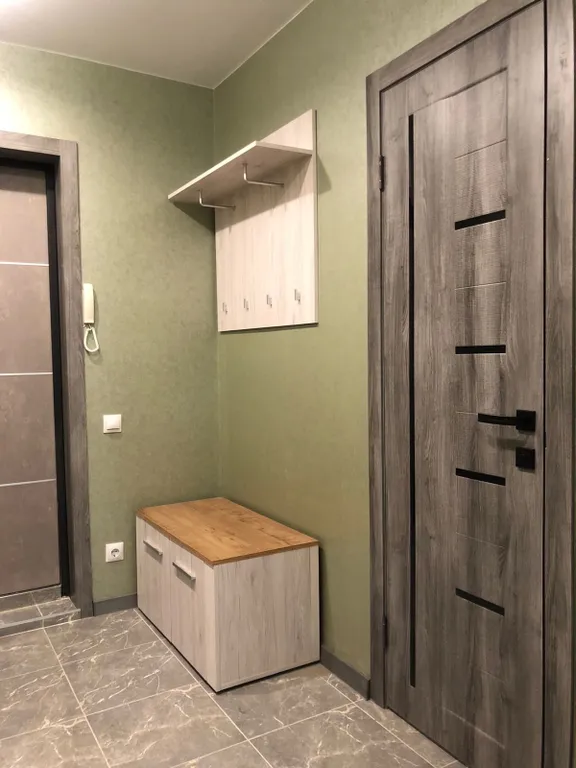 Студия возле ТЦ Изумрудный город