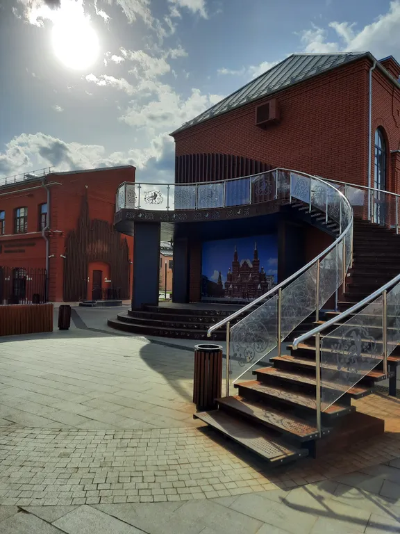 Студия у Кремля