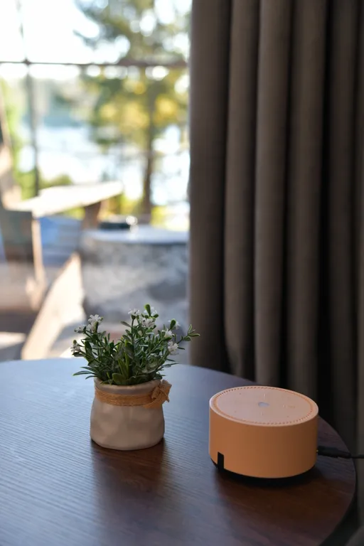 Дом на семью или компанию в лесу у большой воды