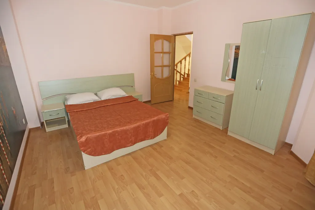 6-комнатный Дом