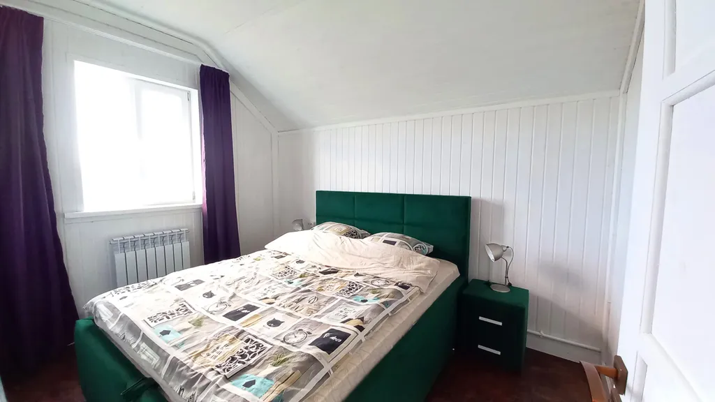 Дом в 2 километрах от озера