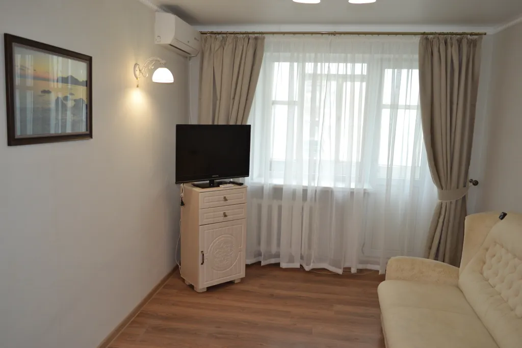 Уютная квартира в центре города возле набережной и галереи Айвазовског — аренда посуточно в Феодосия