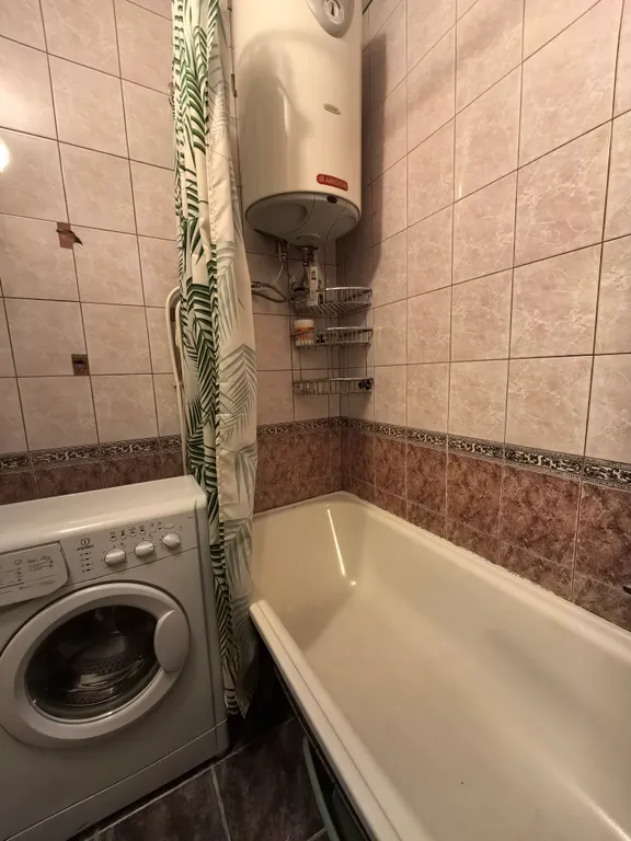 Счастливая матрешка с камином у вокзала Исакогорка