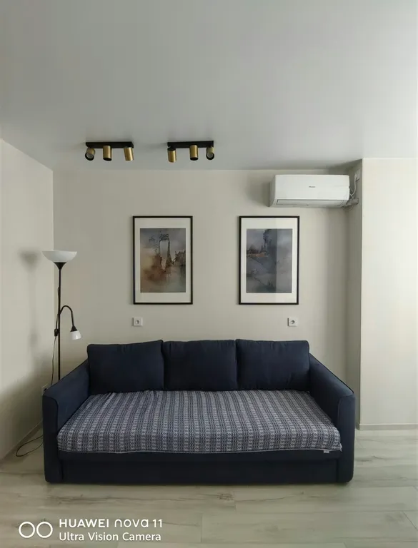 Современная евродвухкомнатная квартира с отдельной спальней в центре