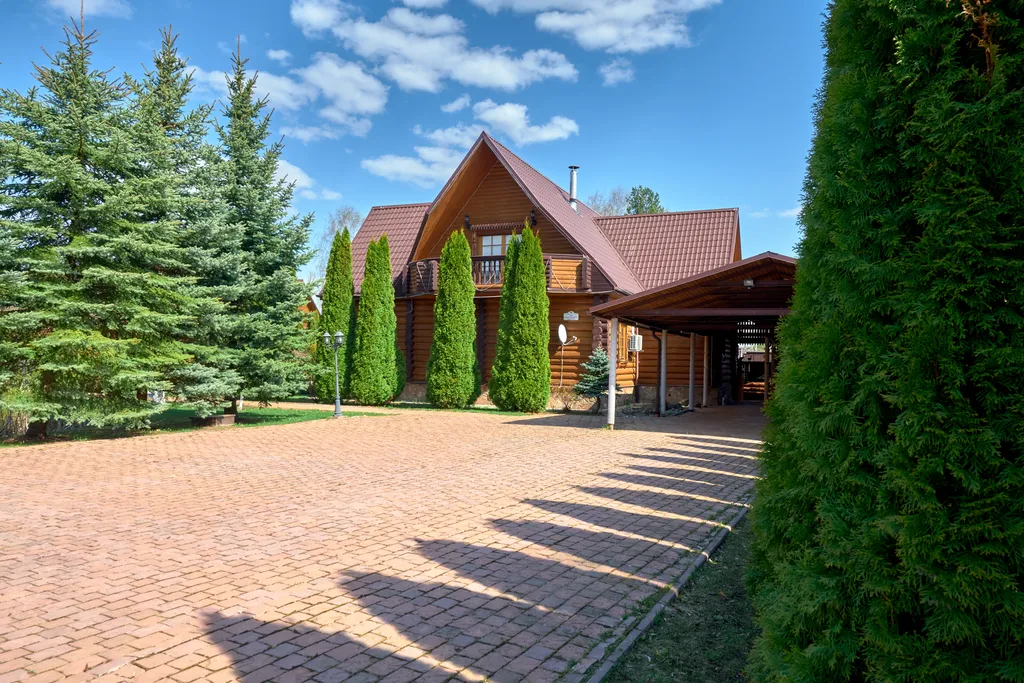 Оригинальный домик для гостей в заповедном месте