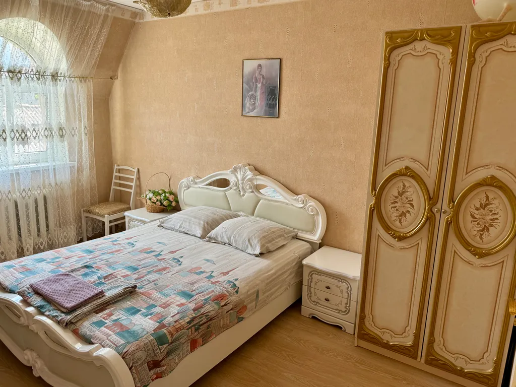 Коттедж 4-комнатный Дом — Евпатория