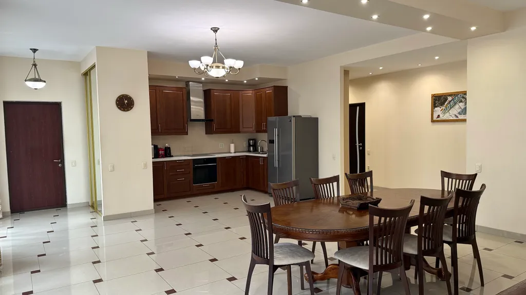 4-комнатная Квартира