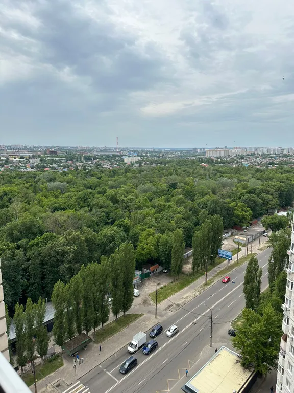 Квартира с видом на город с высоты птичьего полета