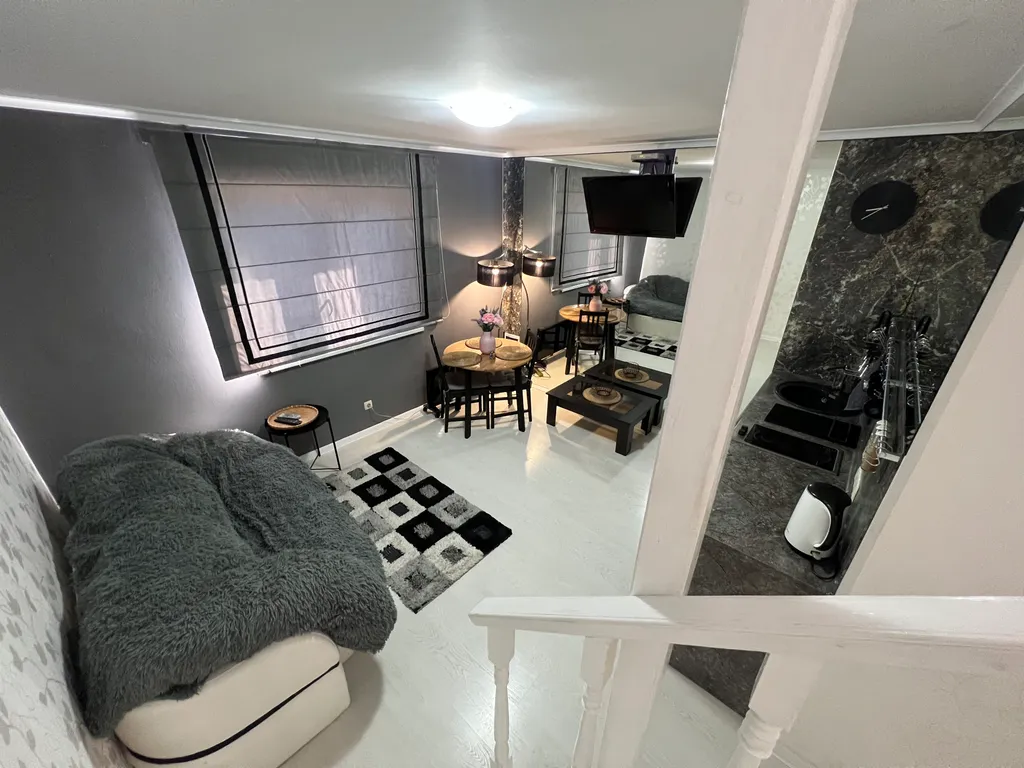 Небольшой уютный дом