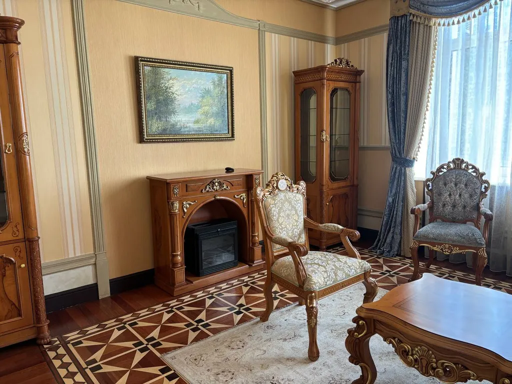 Двухэтажный коттедж с видом на парк в центре Минска