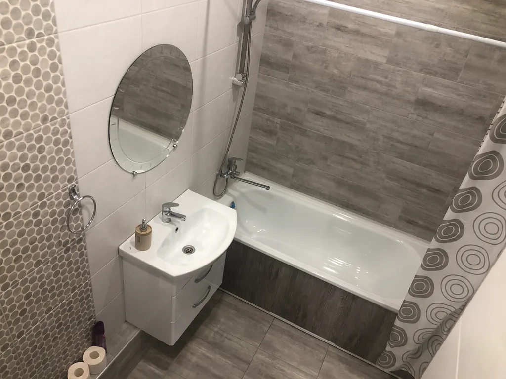 Студия возле ашана и ленты