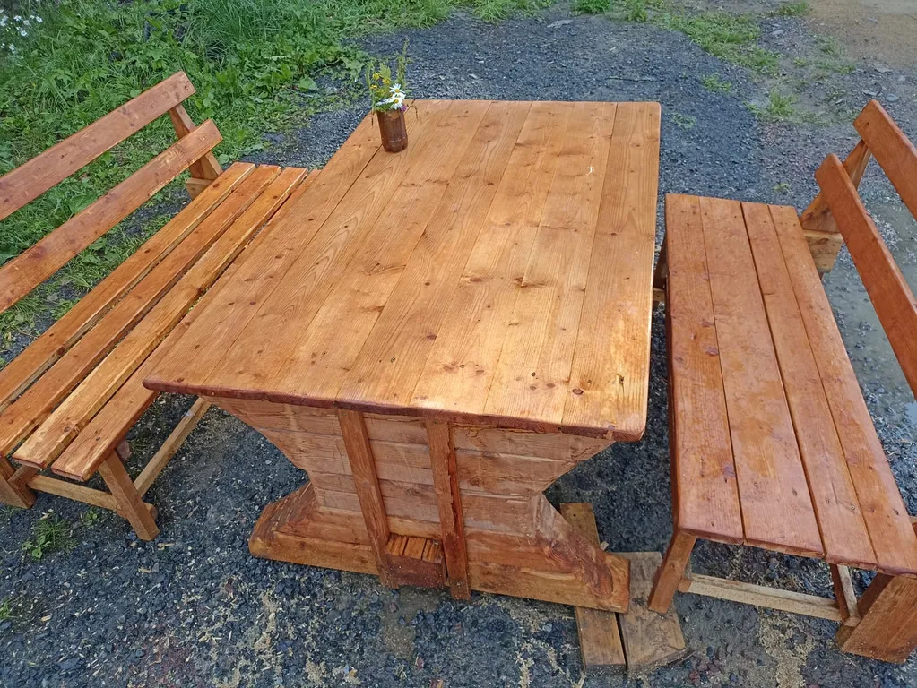 Домик с балконом