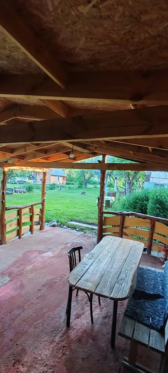 Дом на берегу реки