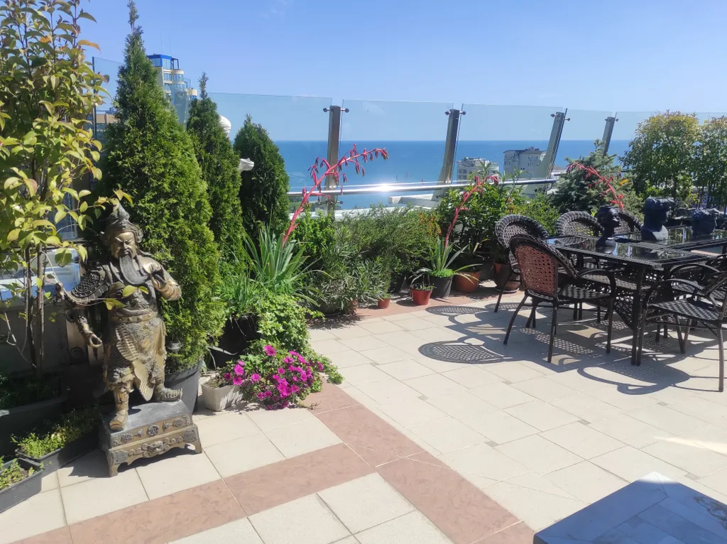 Малый пентхаус с бассейном