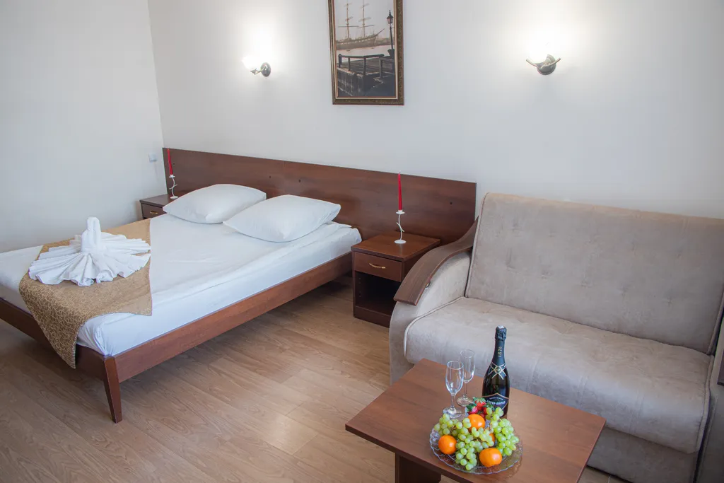 Двухместный номер dbl с диваном