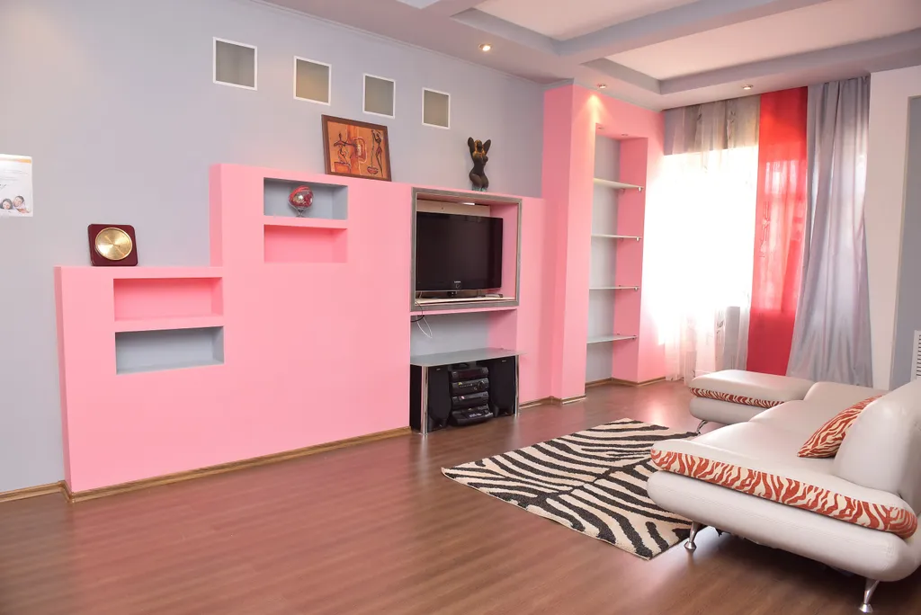 Яркая двухкомнатная квартира в центре города