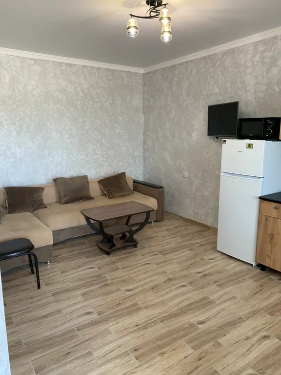 Двухкомнатный апартамент с кухней и террасой на Азовском море