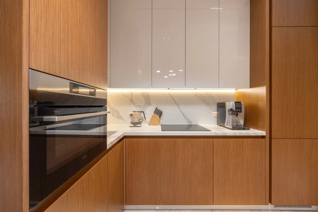 Дизайнерская квартира с террасой, бассейном и видом на море