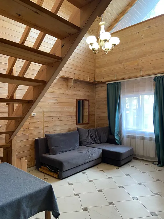 Домик на базе отдыха с бассейном