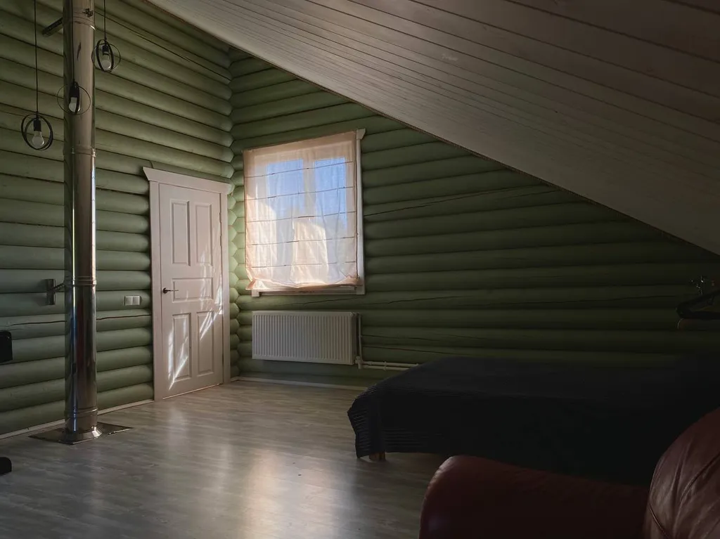 Уютный бревенчатый дом Life veranda на берегу пруда с баней на дровах