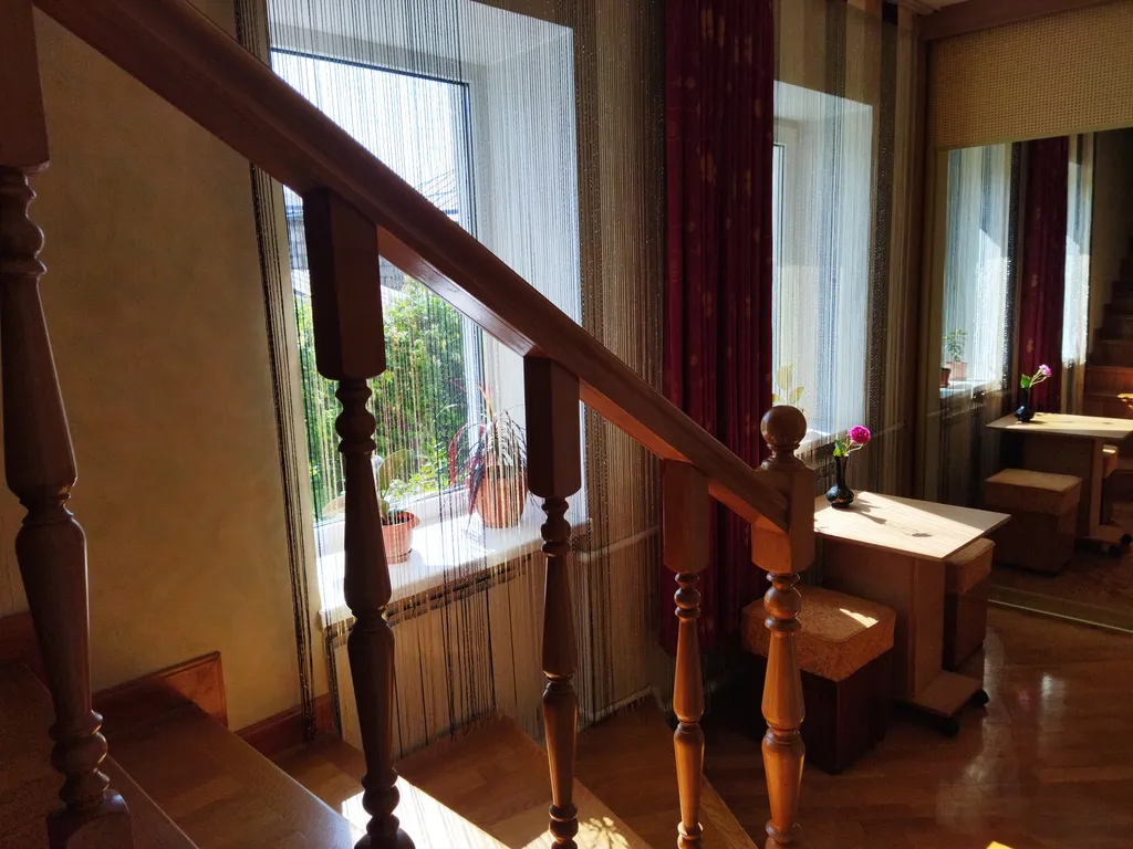 Просторная двухэтажная квартира на площади Возрождения