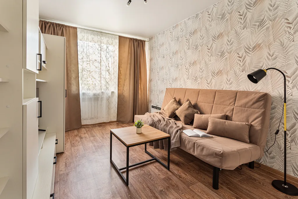 FullHouseApart Двухкомнатная квартира с балконом и детской кроваткой