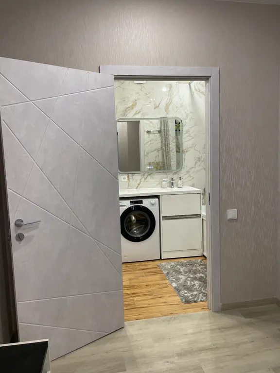 Просторная, после ремонта, квартира на Набережной, в центре города