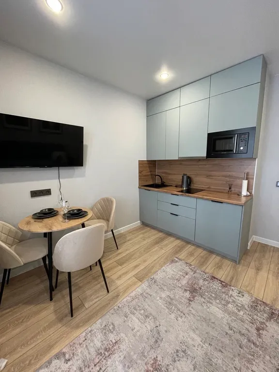 Стильная и уютная квартира с витражом на лоджии и прекрасным видом — аренда посуточно в Краснодар