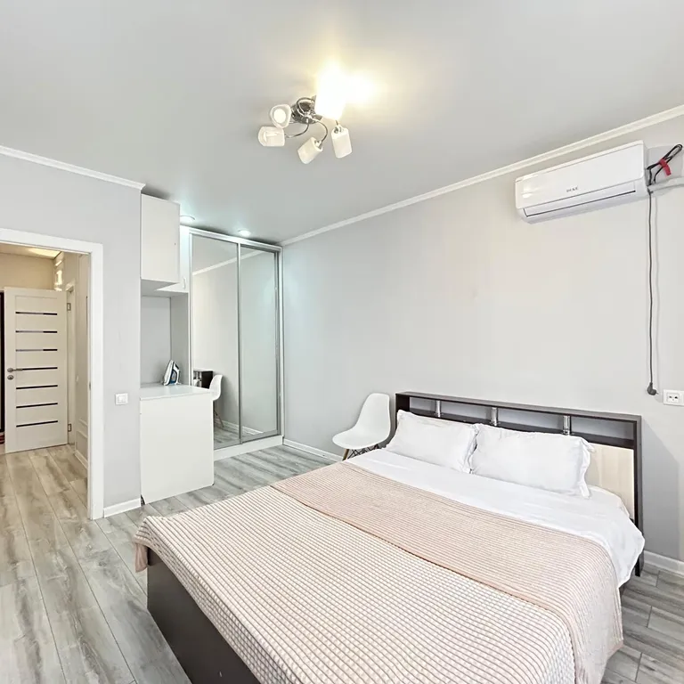 Элитная трехкомнатная квартира в ЖК 12 месяцев