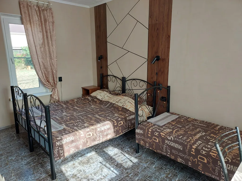 Уютный дом с видом на сад