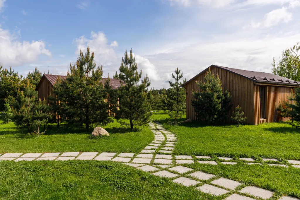 Коттедж для двоих в лесу у пруда