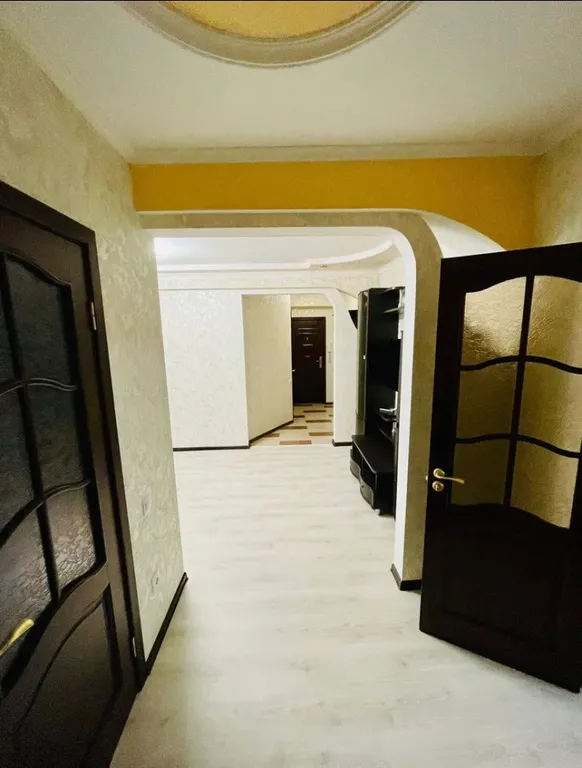 Уютная, просторная квартира для большой семьи недалеко от центра