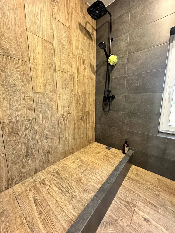 Коттедж Уютный дом отдыха ДвижВилладж с баней и видом на реку — Новотитаровская