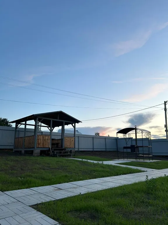 Домик около озера