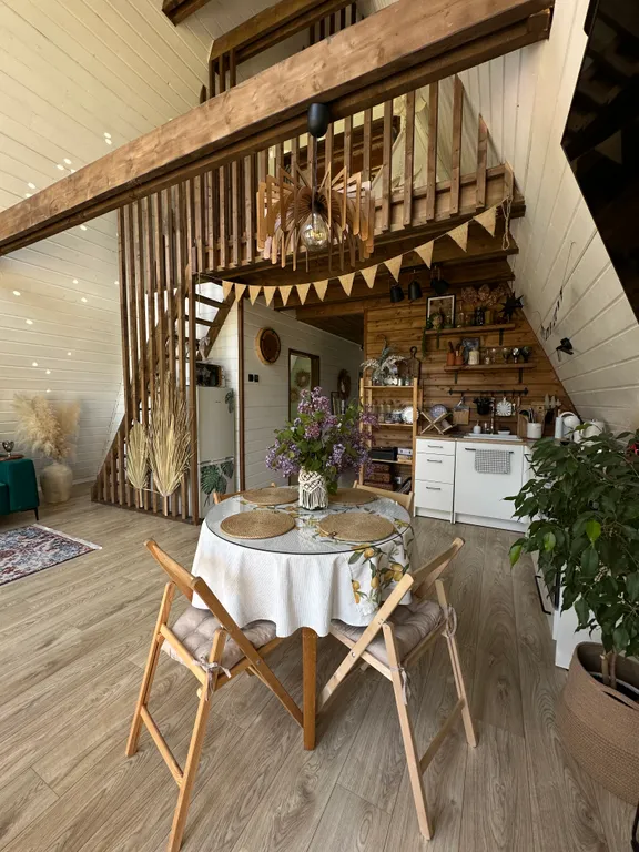 Большой уединенный A-frame в лесу с горячей купелью Фурако