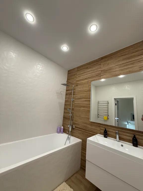 Уютный дом у леса