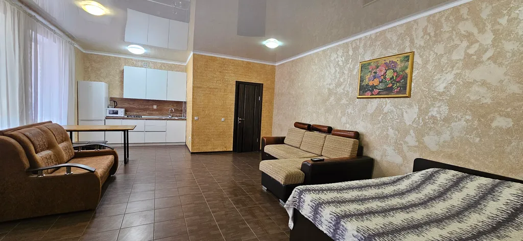 Отдельная большая двухкомнатная квартира в коттедже