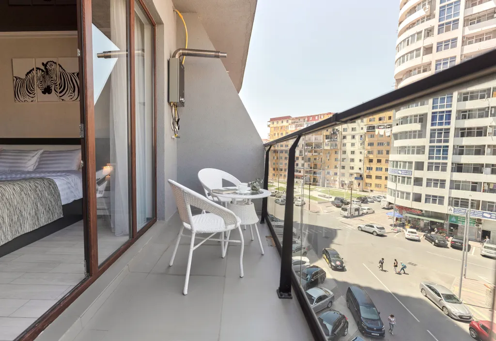 Студия с террасой возле моря