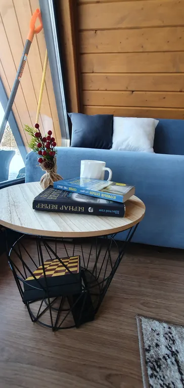 Уютный домик в стиле а-фрейм