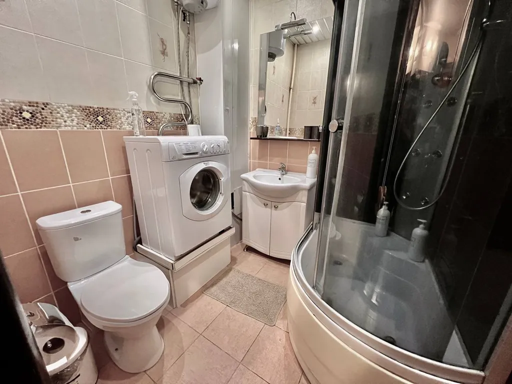 Квартира 1+ евро семейные апартаменты, центр, парковка, кафе, вояж, гудвин, развязка — Тюмень