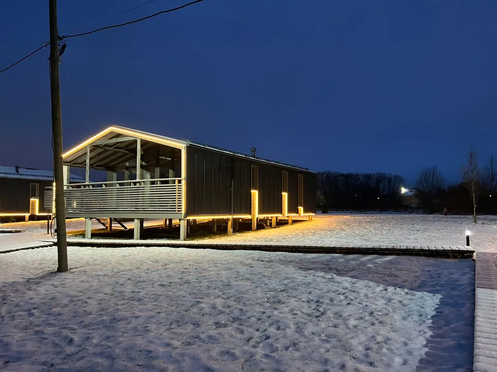 Коттедж Коттедж на берегу озера — Малые Горки