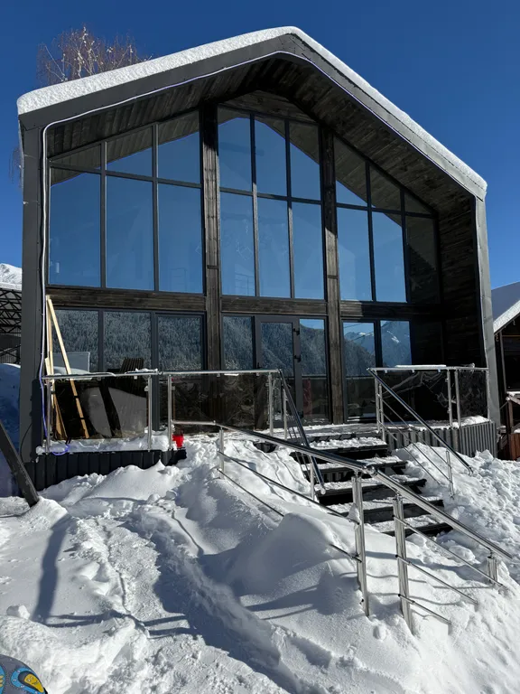 Дом в центре гор