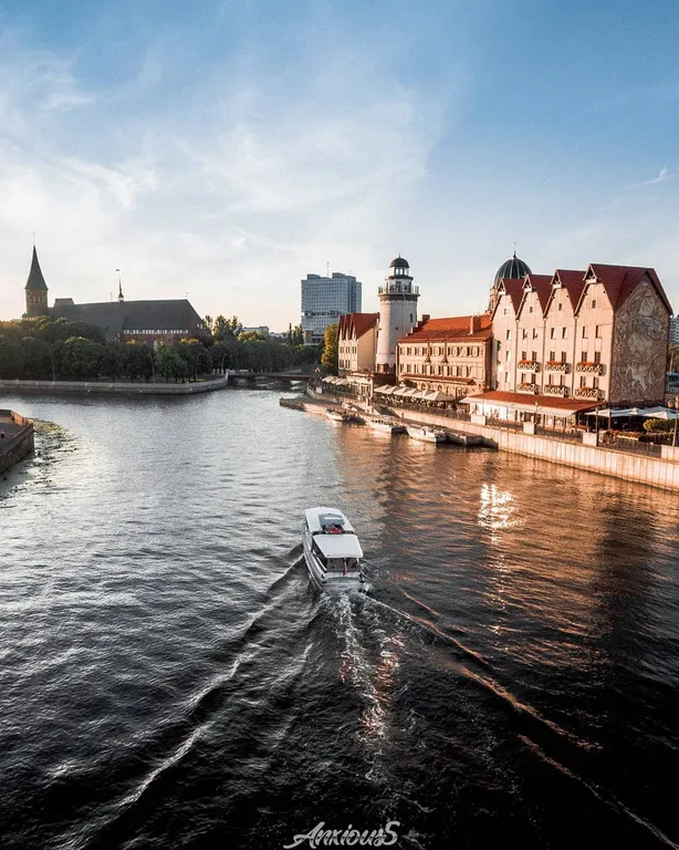 Квартира Квартира Центр города! 3 изолированные комнаты, 3 кровати — Калининград