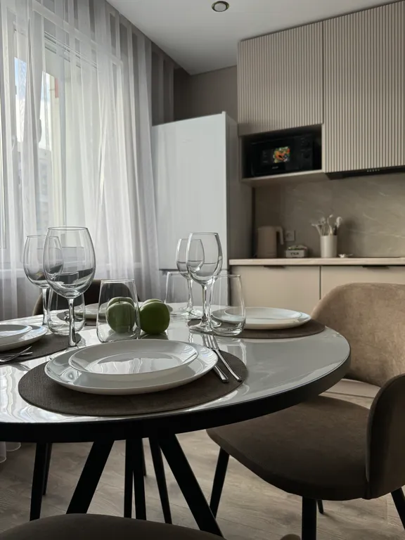 Новая квартира с дизайнерским ремонтом на берегу реки в жк белые росы