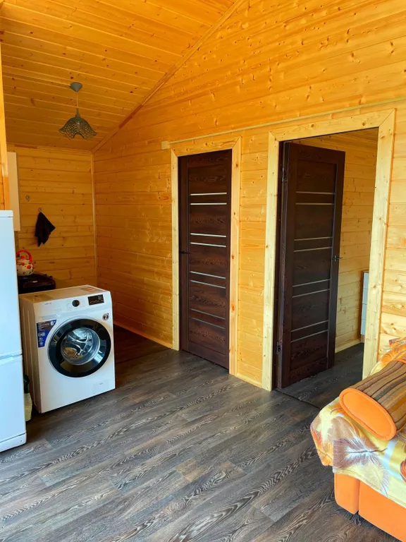 Коттедж Уютный домик на берегу озера Волго — Ланино