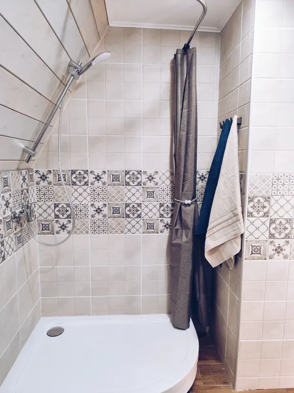 Коттедж Уютный дом с панорамным видом на лес — Луга