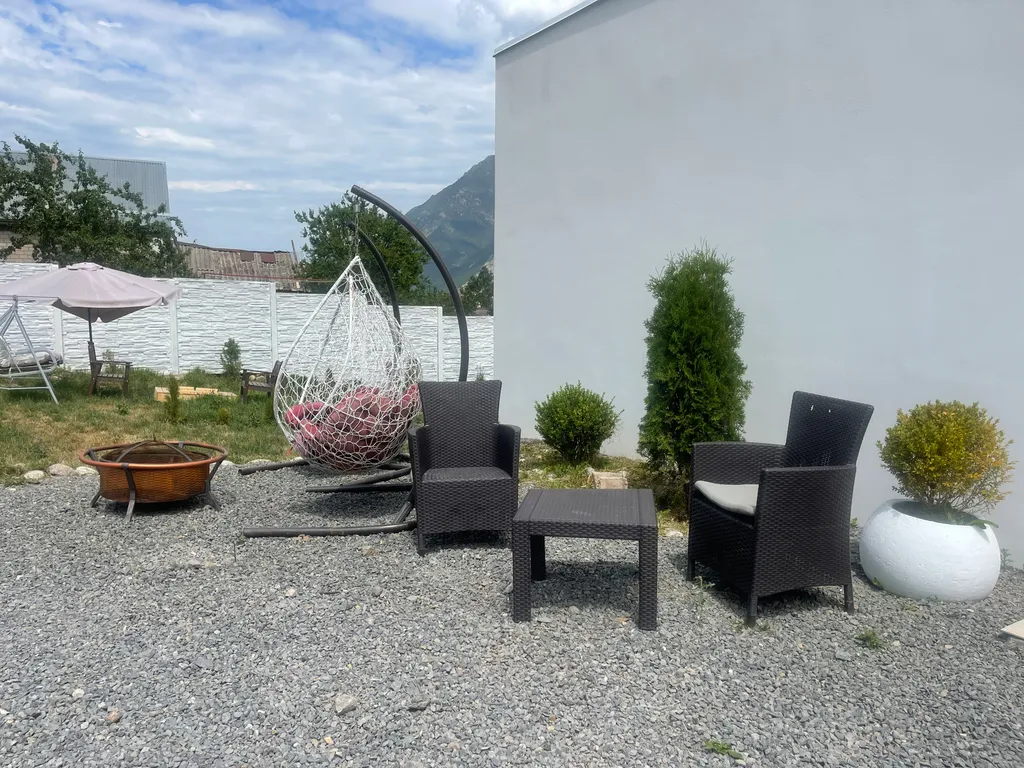 Коттедж Neon с видом на горы, подогреваемым бассейном, баней, чаном