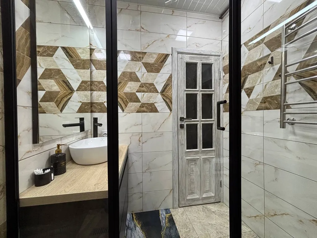 Просторная, чистая двушка с кухней-столовой в историческом центре