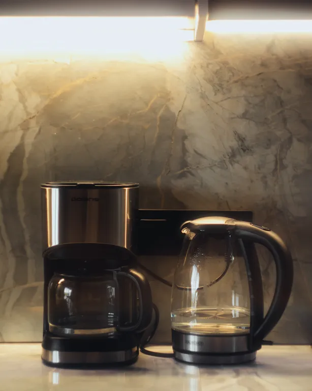 Домик на поляне любви в горах